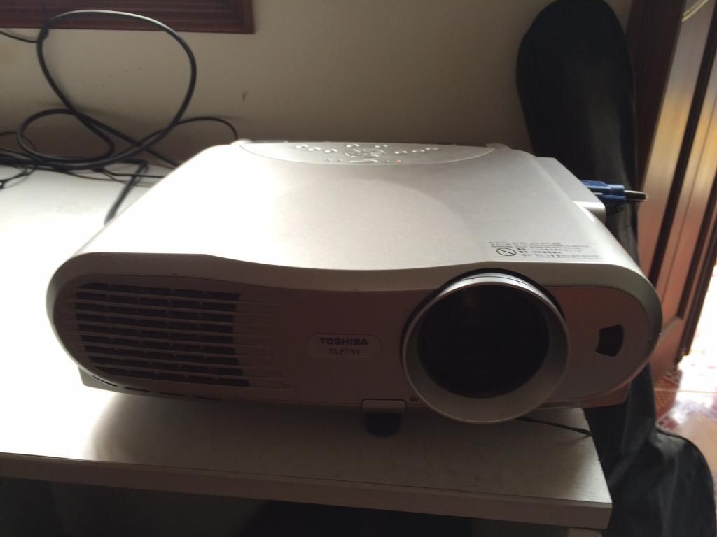 Máy chiếu (Projector) Toshiba TLP791 cho máy tính bàn hoặc Laptop. - 4