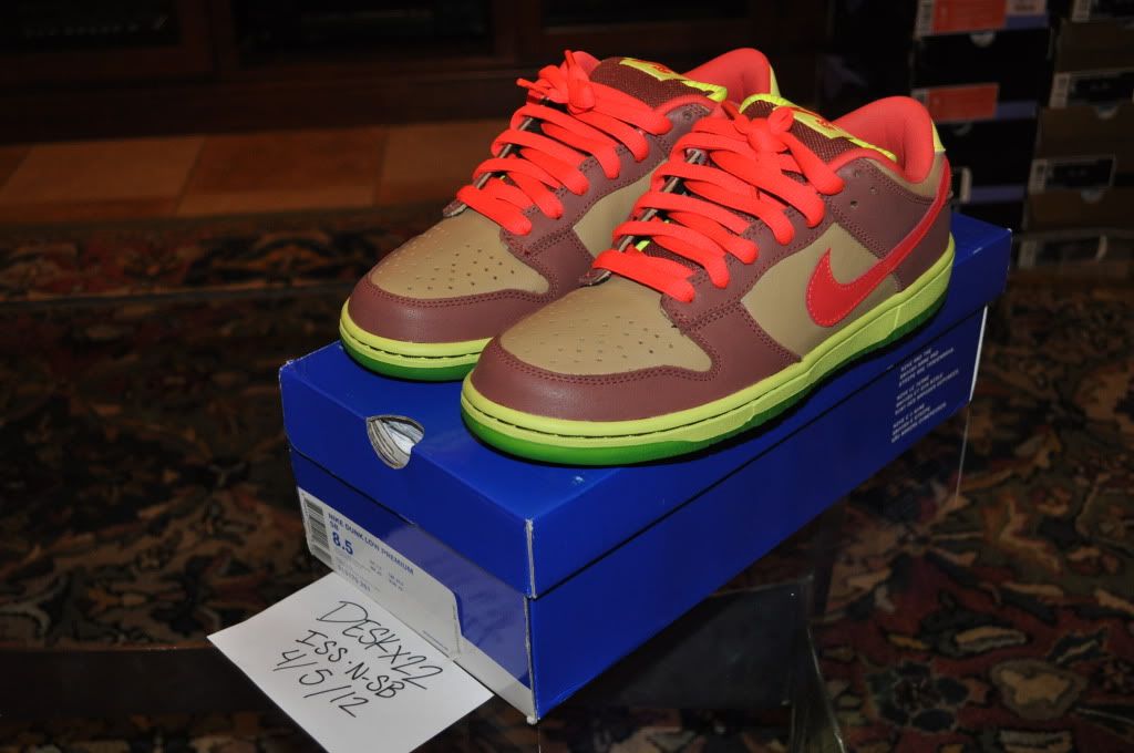 dunk low premium sb toxic sea robin