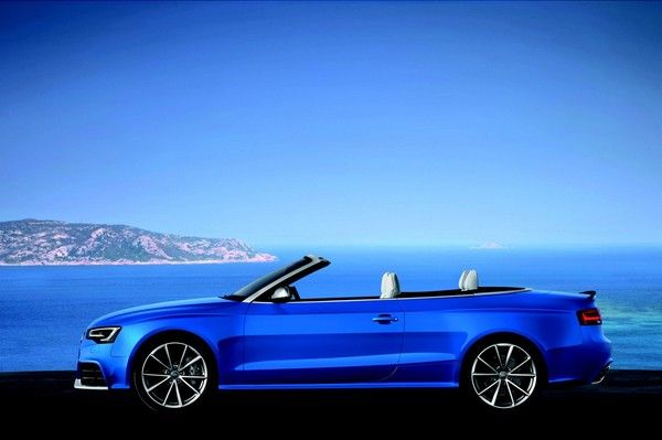 Audi RS5 Cabriolet side view