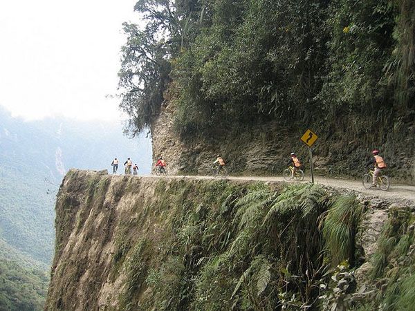 Cycling on the edge of the death road Cycling on the edge of the death road