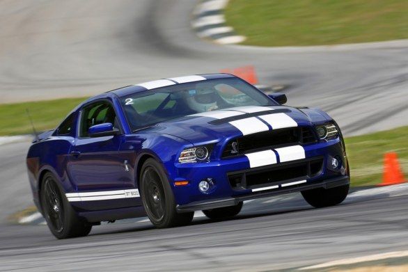 Ford Mustang racing