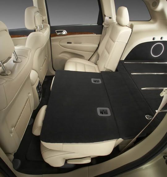 Jeep Cherokee srt8 back seats Jeep Cherokee srt8 back seats