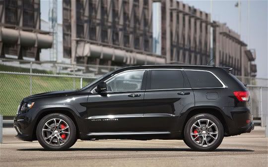 Jeep Cherokee srt8 side view Jeep Cherokee srt8 side view