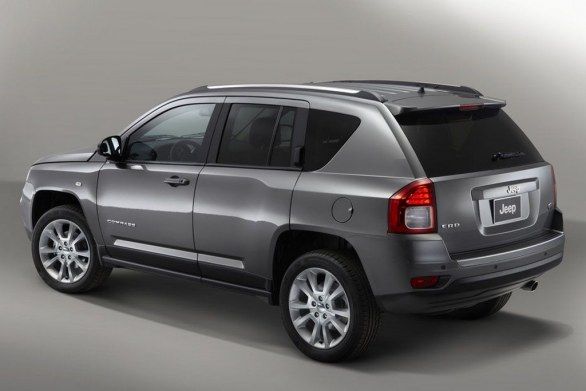 Jeep Compass Overland side view