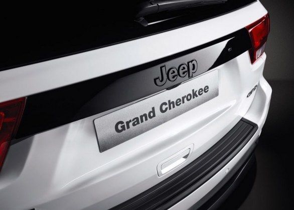 Jeep Grand Cherokee S Limited rear view