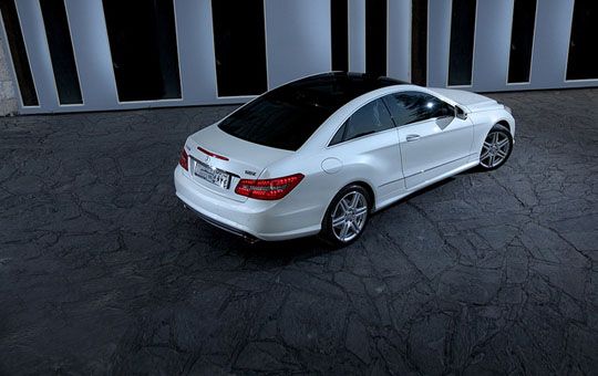 Mercedes-Benz E350 Coupe rear view Mercedes-Benz E350 Coupe rear view