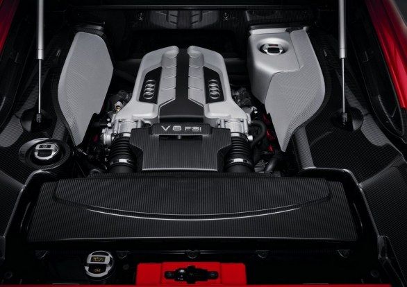 New Audi R8 Engine