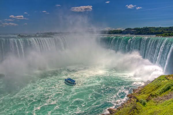 Ongiara Boat at Niagara Falls. Too risky! Ongiara Boat at Niagara Falls. Too risky!