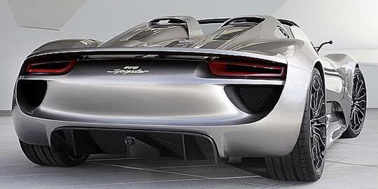 Porsche 918 Spyder hybrid rear view Porsche 918 Spyder hybrid rear view