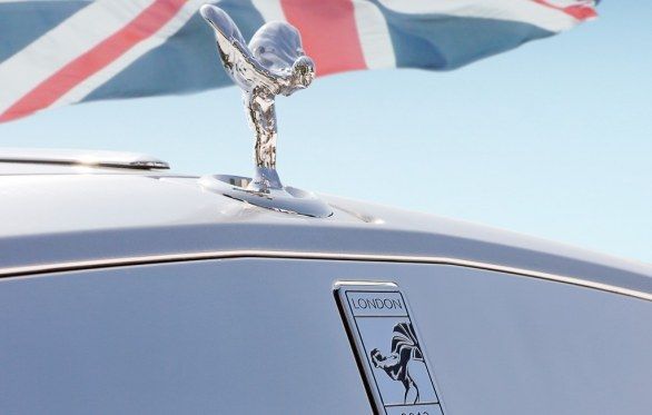 Rolls-Royce Phantom Drophead Coupe Series London Front Logo