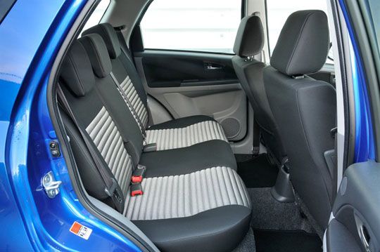Suzuki SX4 2.0 DDiS SZ5 4WD back seats Suzuki SX4 2.0 DDiS SZ5 4WD back seats