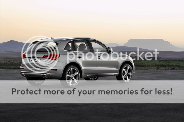 Audi Q5 Side View