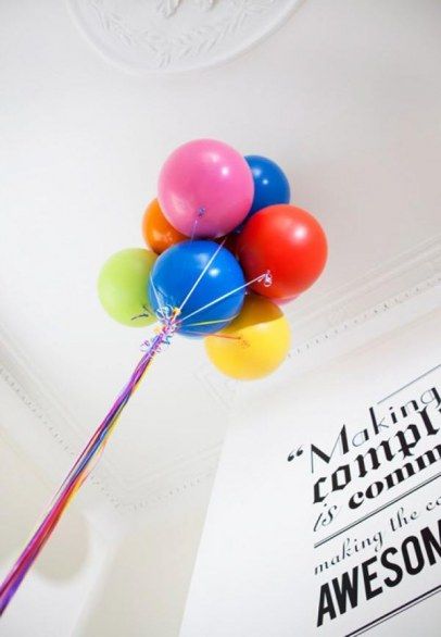 Desk by Boys and Girls Hylium balloons