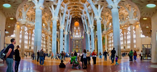 La Sagrada Familia interior