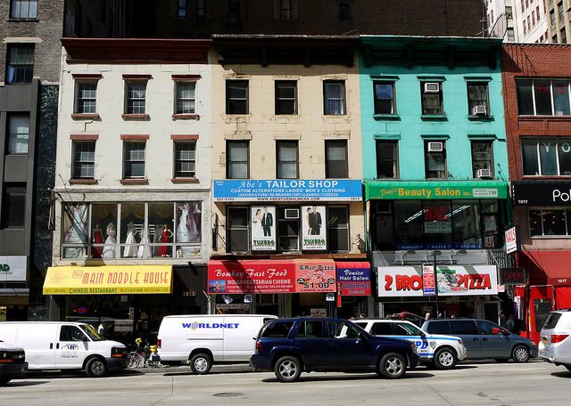 Pizza shops in a row on 6th avenue